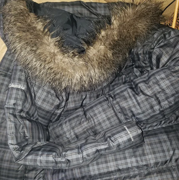 Columbia Women's Black Plaid Puffer Jacket with Fur Hood - Picture 5 of 9